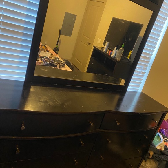 I bought a new bedroom set - Picture 3 of 4